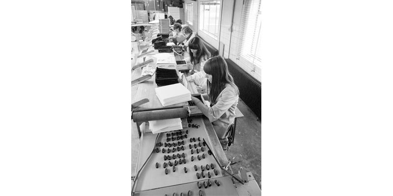 Inpakafdeling in Essen, 1982 (foto: © Ben Steffen / Dagblad De Stem. Bron: West-Brabants Archief)